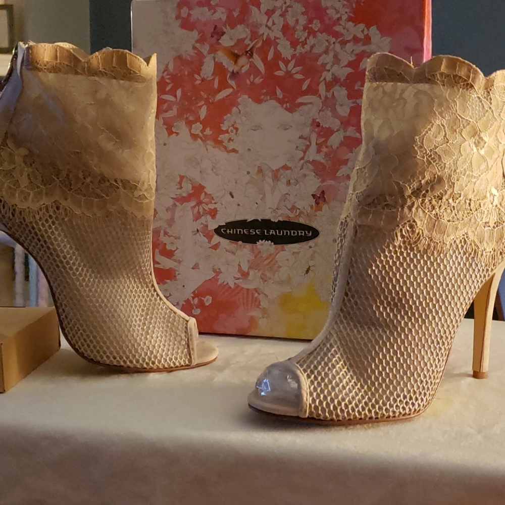 Ladies Shoes